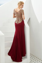 Luxuriöses, kurzärmliges, schlankes Meerjungfrau-Abendkleid mit goldenen Applikationen, bodenlanges Abendkleid