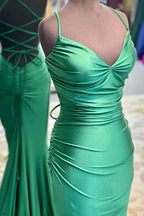 Barrie | Vestido de fiesta largo de satén azul con tirantes finos y corte sirena y espalda cruzada
