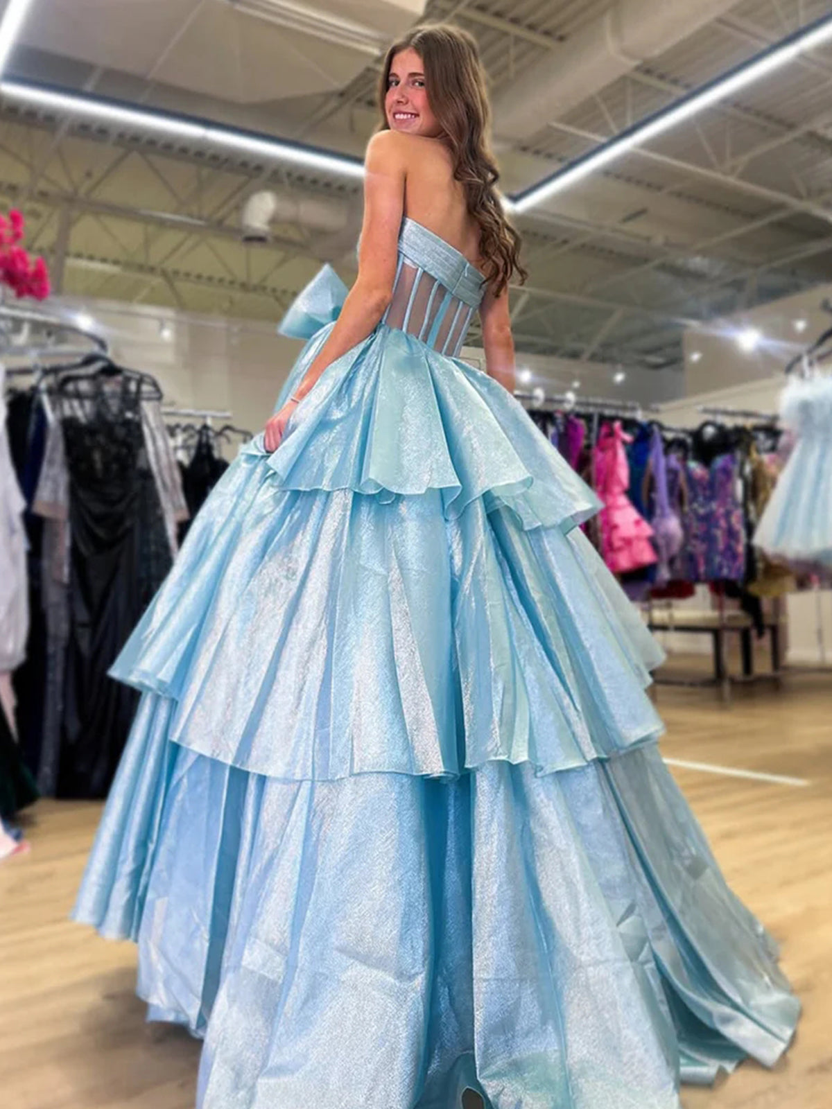 Malvis | Vestidos de fiesta largos de organza sin tirantes y con lazo