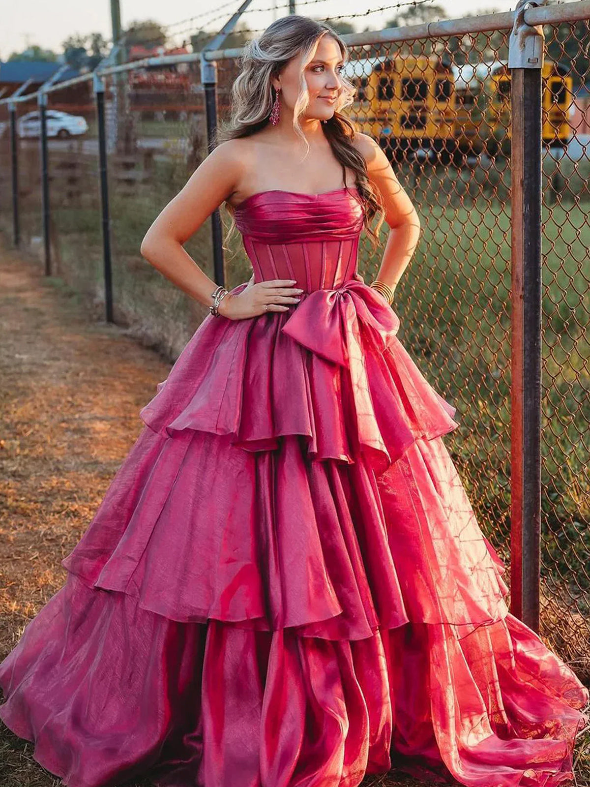 Malvis | Vestidos de fiesta largos de organza sin tirantes y con lazo