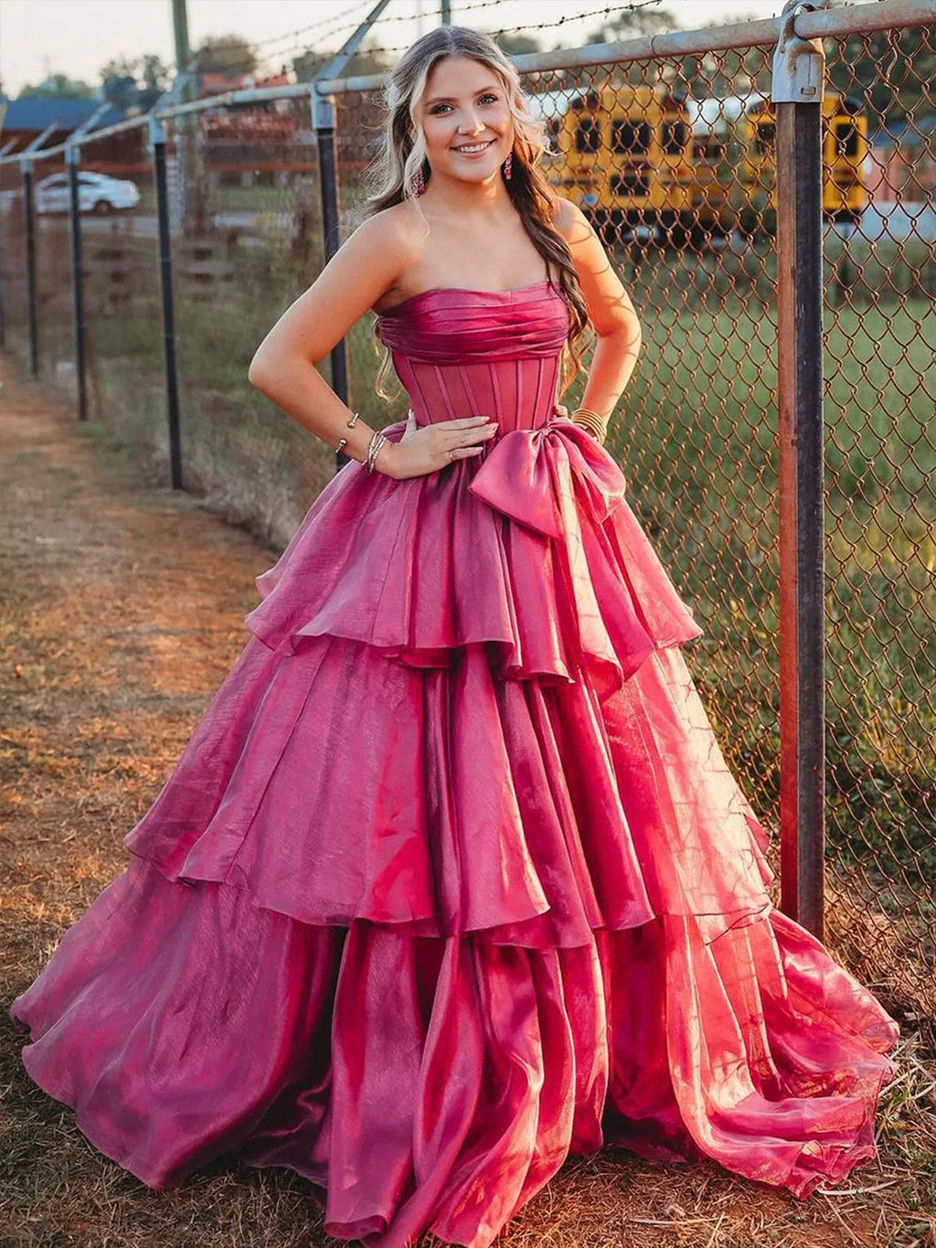 Malvis | Vestidos de fiesta largos de organza sin tirantes y con lazo