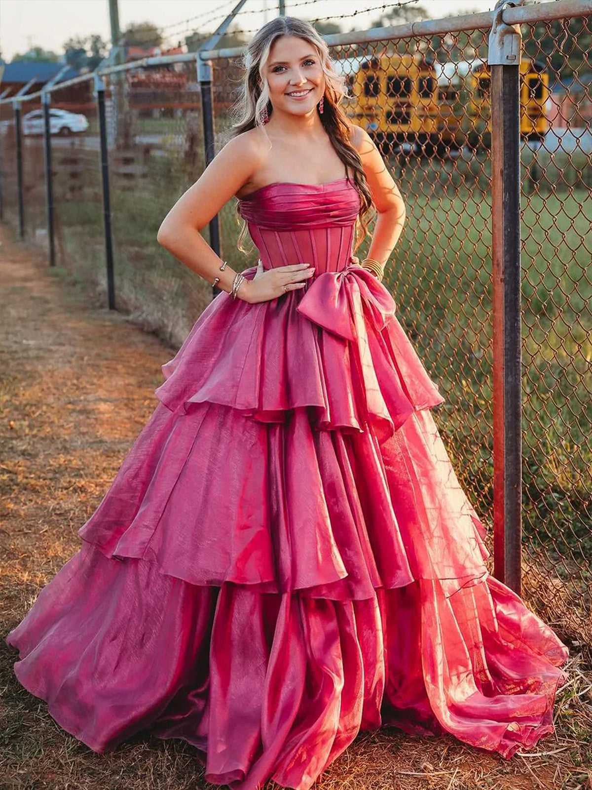 Malvis | Vestidos de fiesta largos de organza sin tirantes y con lazo