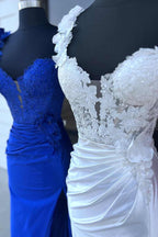 Mandel|Vestido largo plisado con encaje floral 3D de un solo hombro rojo y abertura