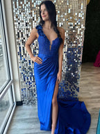 Mandel|Vestido largo plisado con encaje floral 3D de un solo hombro rojo y abertura