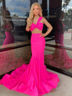 Maven | Vestido de fiesta de satén rosa intenso de dos piezas, corte sirena y un solo hombro
