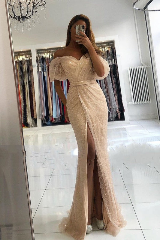 Meerjungfrau-Ballkleid mit schulterfreiem Schlitz vorne und langen Pailletten und Ärmeln