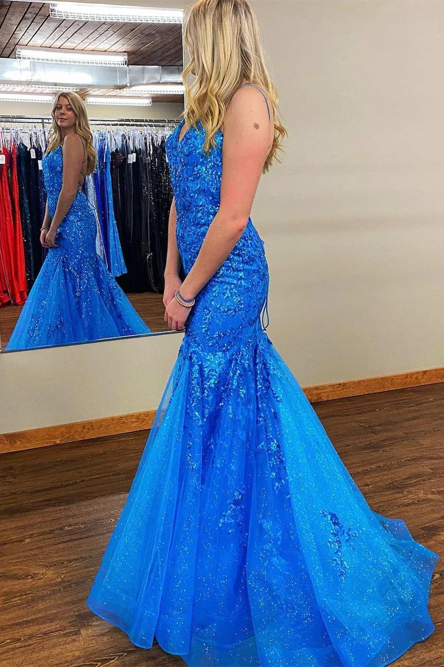 Zadie | Vestidos de fiesta largos de sirena con escote en V, lentejuelas, encaje y apliques