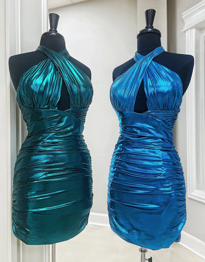 Vestido de fiesta de satén ajustado con cuello halter verde esmeralda metalizado