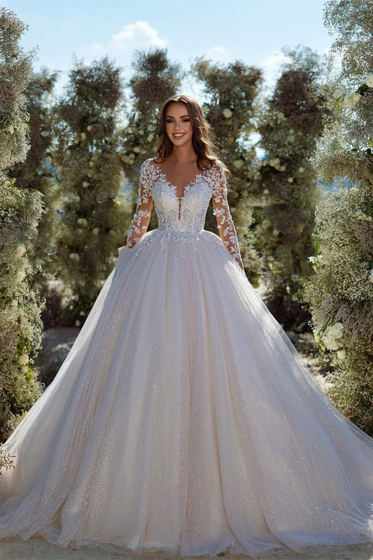 Modernes A-Linien-Brautkleid mit Spitzen-Tüll-Applikationen und langen Ärmeln
