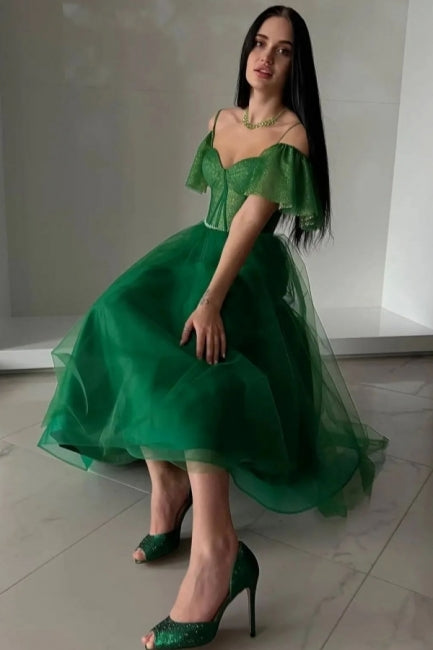Modernes, langes, schulterfreies, grünes Tüll-Ballkleid mit Herzausschnitt und Glitzer in A-Linie