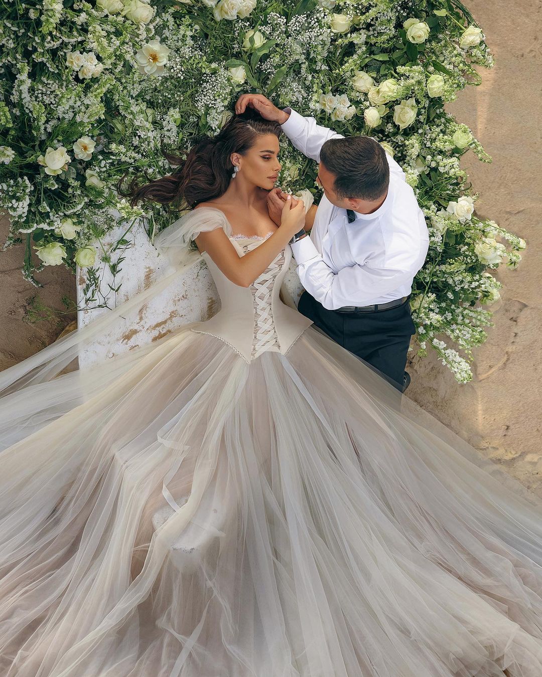 Modern Long A-line Off-the-shoulder Sleeveless Tulle Corset Wedding Dress