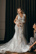 Vestidos de novia modernos de sirena larga sin mangas con apliques y encaje