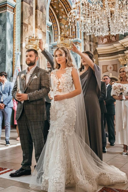 Vestidos de novia modernos de sirena larga sin mangas con apliques y encaje
