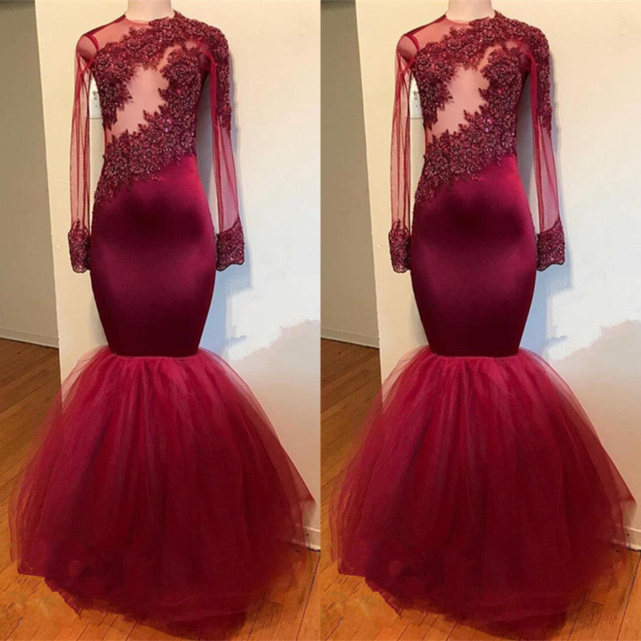 Schlichtes Meerjungfrau-Ballkleid mit langen Ärmeln und Spitzenapplikationen 