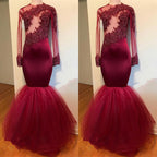 Schlichtes Meerjungfrau-Ballkleid mit langen Ärmeln und Spitzenapplikationen 