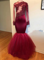 Schlichtes Meerjungfrau-Ballkleid mit langen Ärmeln und Spitzenapplikationen 