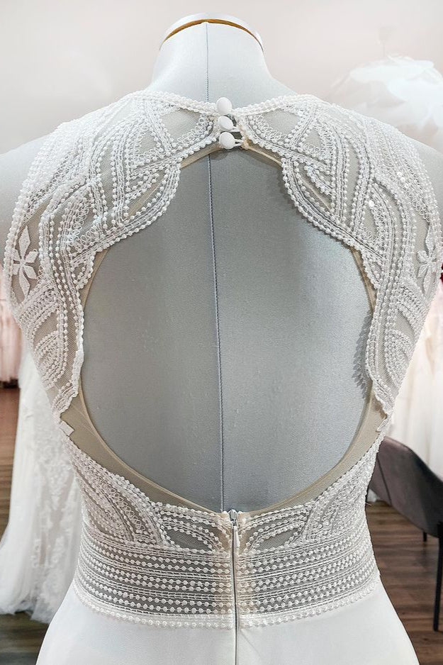 Vestido de novia modesto largo de gasa con apliques de joya y espalda abierta