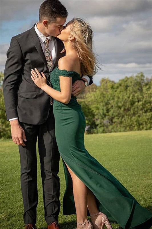 Schlichtes langes Meerjungfrau-Ballkleid mit schulterfreiem Spitzenbesatz und Schlitz