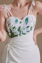 Schlichtes langes Meerjungfrau-Brautkleid aus Satin mit Spaghettiträgern und offenem Rücken und Schlitz