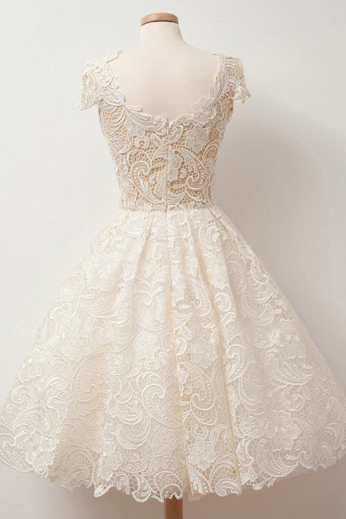 Vestidos de fiesta cortos de encaje con escote en A y mangas cortas para el regreso a casa 