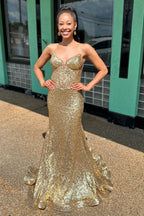 Nadir | Vestido de fiesta largo de sirena con lentejuelas y escote palabra de honor dorado