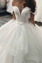 Neuankömmling Off-the-Shoulder Prinzessin Puffy Layers Brautkleid