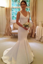 Nuevos y bonitos vestidos de novia elegantes con escote en V, sin mangas, sencillos y sin espalda.