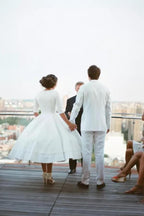Vestido de novia modesto de tafetán, corte A, escote en V, media manga y largo hasta la rodilla, MW531