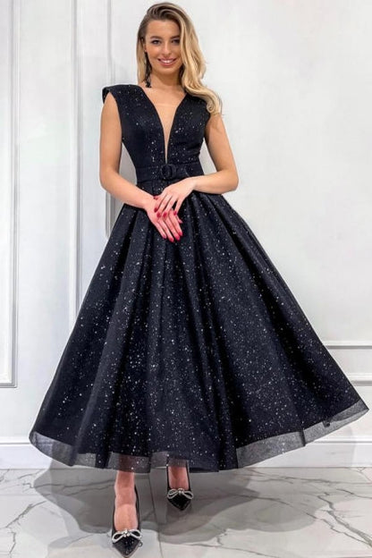 Obsessing – Langes, schwarzes, ärmelloses Ballkleid in A-Linie mit V-Ausschnitt und Pailletten