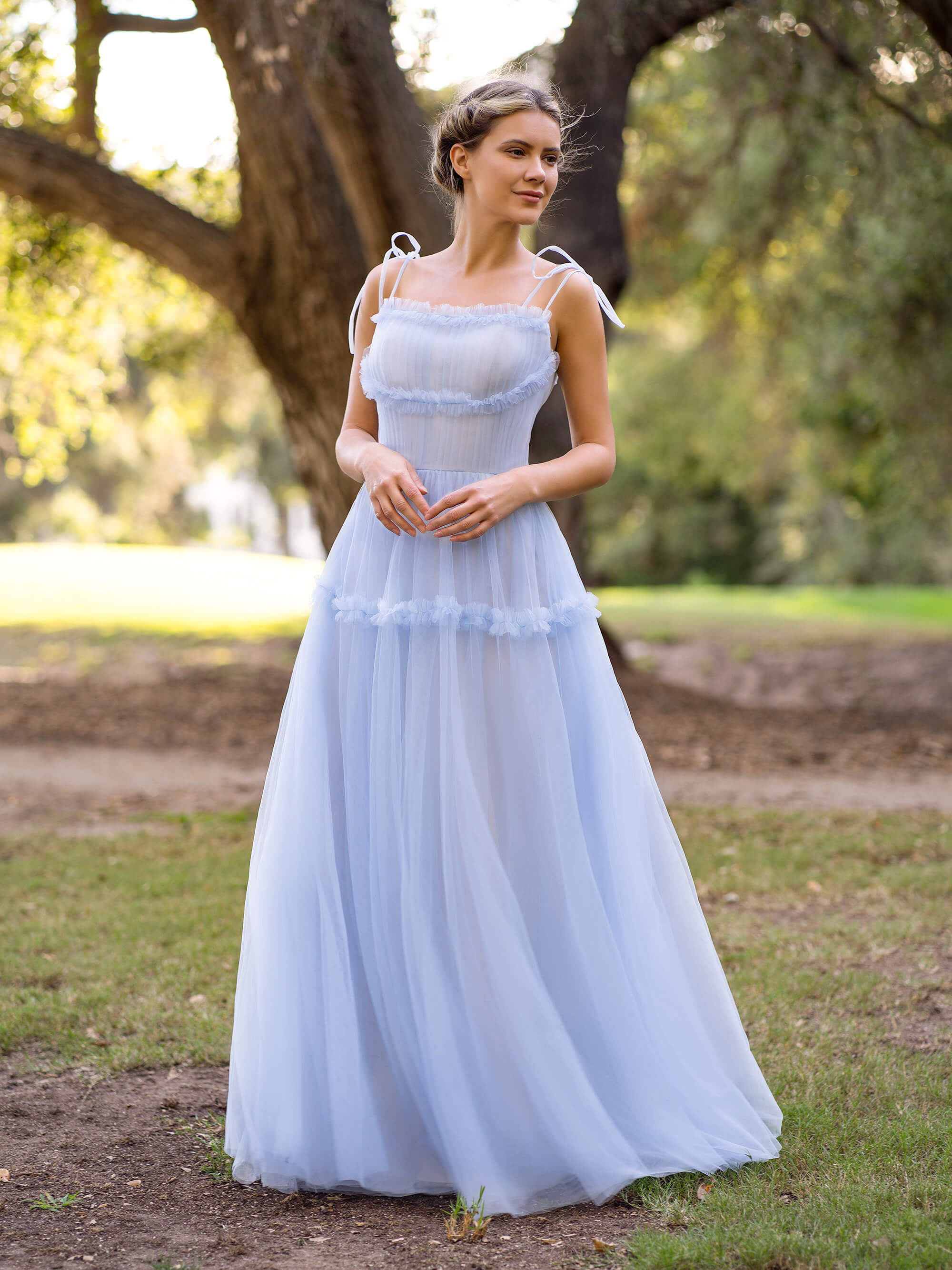 Langes A-Linien-Ballkleid aus Tüll im Ocean Wave-Stil mit Bindeträgern