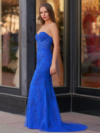 Evie | Vestido de fiesta largo de encaje con escote corazón y apliques de sirena