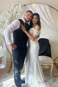 Vestido de novia largo hasta el suelo con lentejuelas y hombros descubiertos