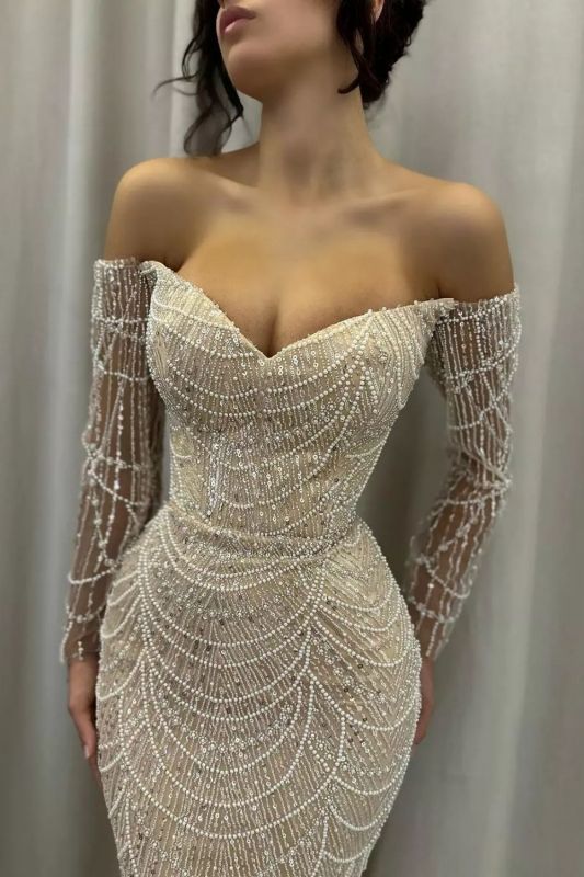 Schulterfreies Glitzerperlen-Abendkleid im Meerjungfrauen-Stil mit langen Ärmeln und Perlenbesatz