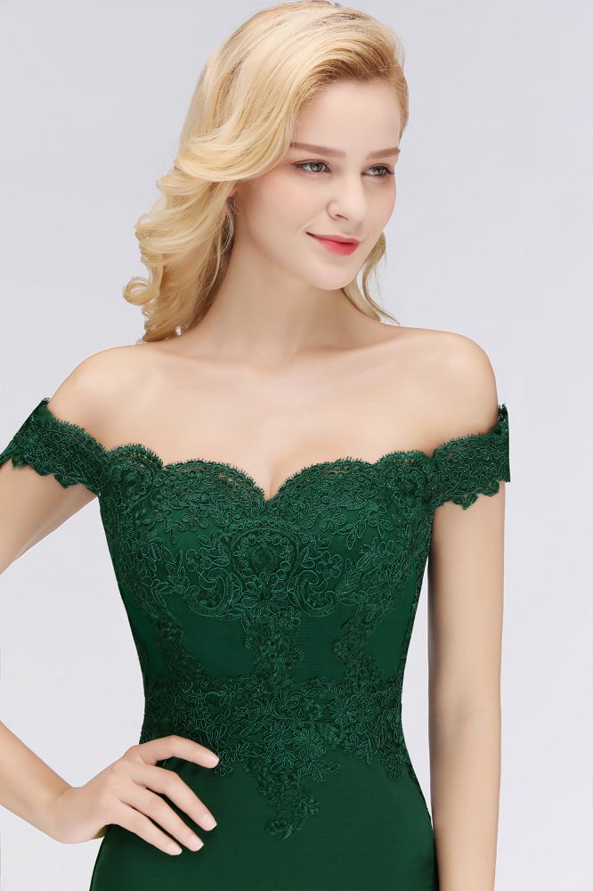 Vestido de dama de honor de satén con hombros descubiertos y apliques largos de sirena