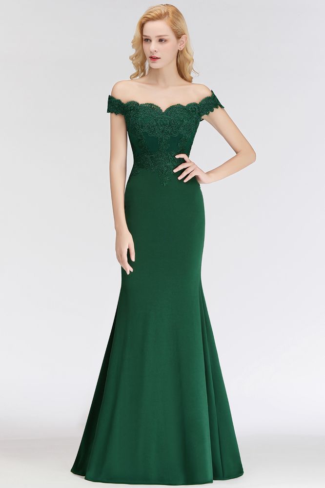 Vestido de dama de honor de satén con hombros descubiertos y apliques largos de sirena