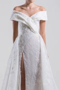 Schulterfreies Meerjungfrau-Brautkleid mit seitlichem Schlitz