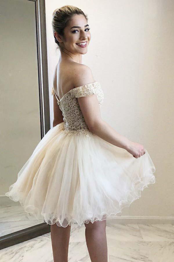 Vestido de fiesta con escote corazón, hombros descubiertos y apliques de cuentas PD059