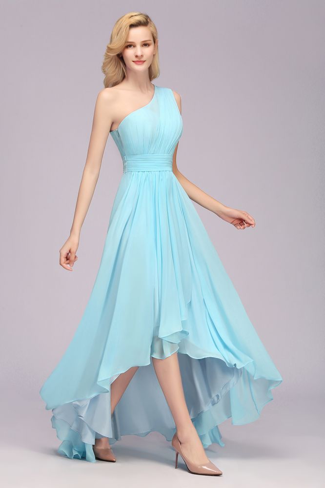 Vestidos de dama de honor de gasa de corte A con un solo hombro y corte alto-bajo para mujer