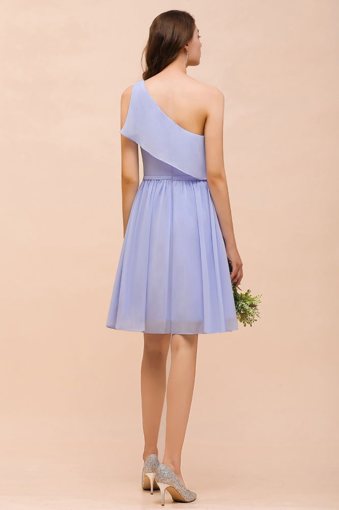 Vestido de dama de honor mini de un solo hombro color lavanda, de gasa, largo hasta la rodilla, sencillo, para uso diario.