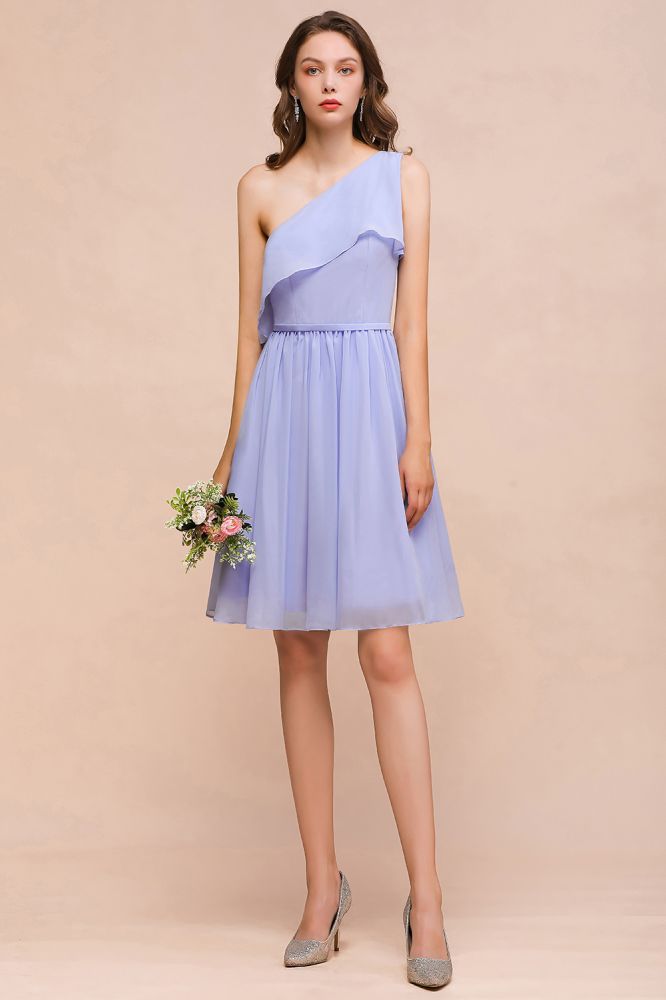 Vestido de dama de honor mini de un solo hombro color lavanda, de gasa, largo hasta la rodilla, sencillo, para uso diario.