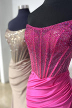 Opheliate | Vestido de fiesta largo de sirena sin tirantes, con cuentas y abertura