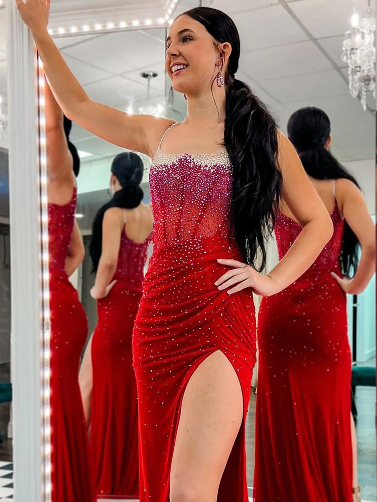 Oriole | Vestido de fiesta de sirena con tirantes finos, cuentas y abertura