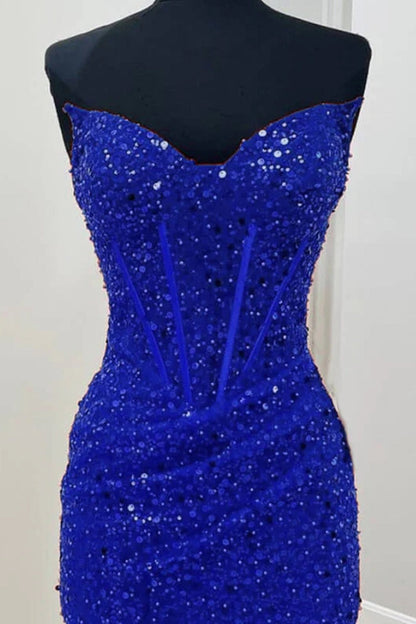 Vestido de fiesta ajustado con escote en forma de corazón y lentejuelas rojas con corsé