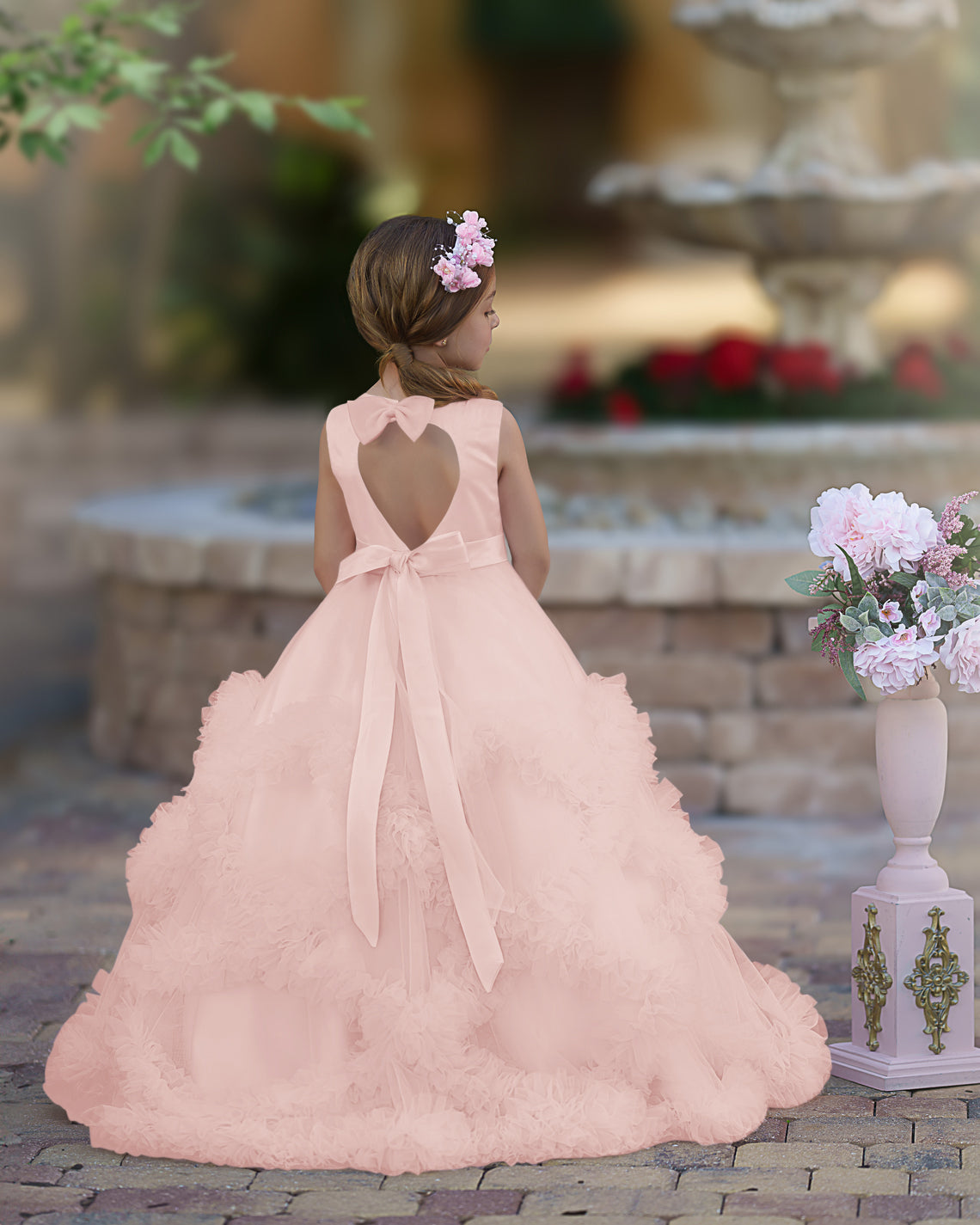 Vestido de niña de las flores de tul satinado con corte A y volantes en cascada hasta el suelo