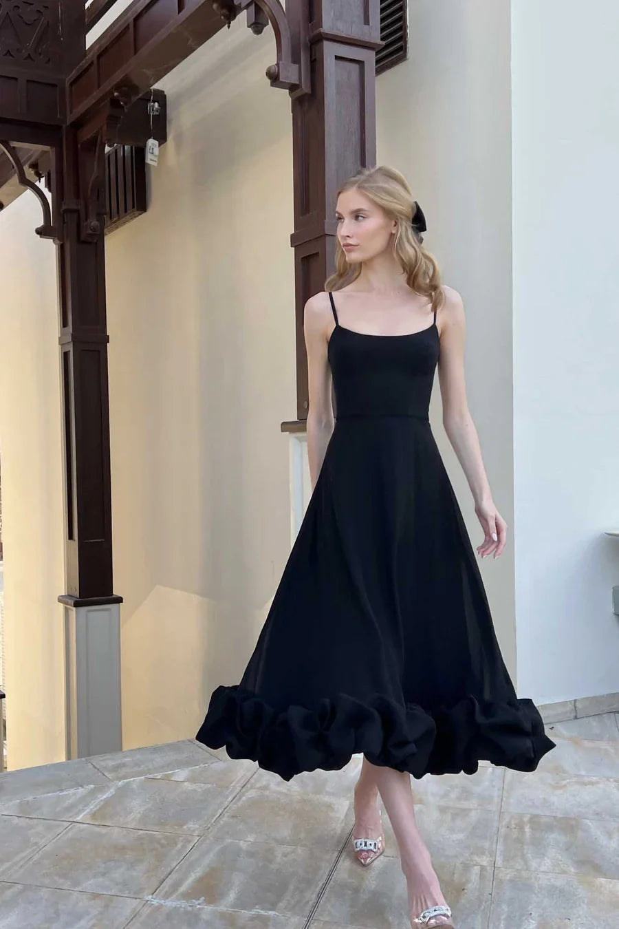 Percival | Vestidos de fiesta largos blancos de satén con corte A y volantes