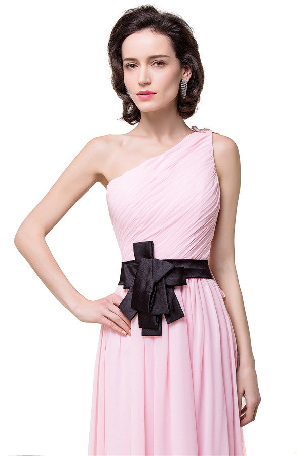 Vestidos de dama de honor de gasa con volantes, corte A y un solo hombro en color rosa