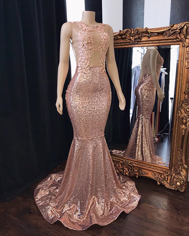 Vestidos de fiesta de sirena con lentejuelas rosas, largos de tul y espalda descubierta.