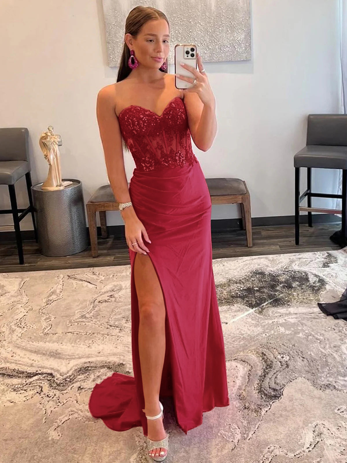 Ember | Vestido de fiesta largo con escote en forma de corazón, sin tirantes y abertura