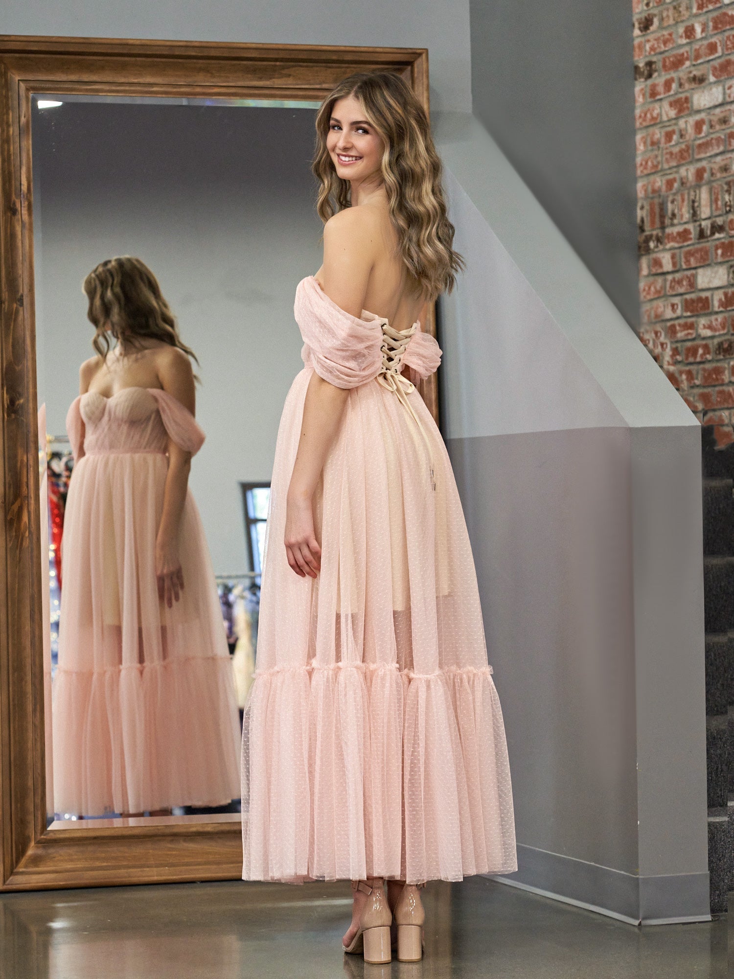 Nova | Vestido de fiesta de tul rosa con escote corazón y corte A hasta la rodilla
