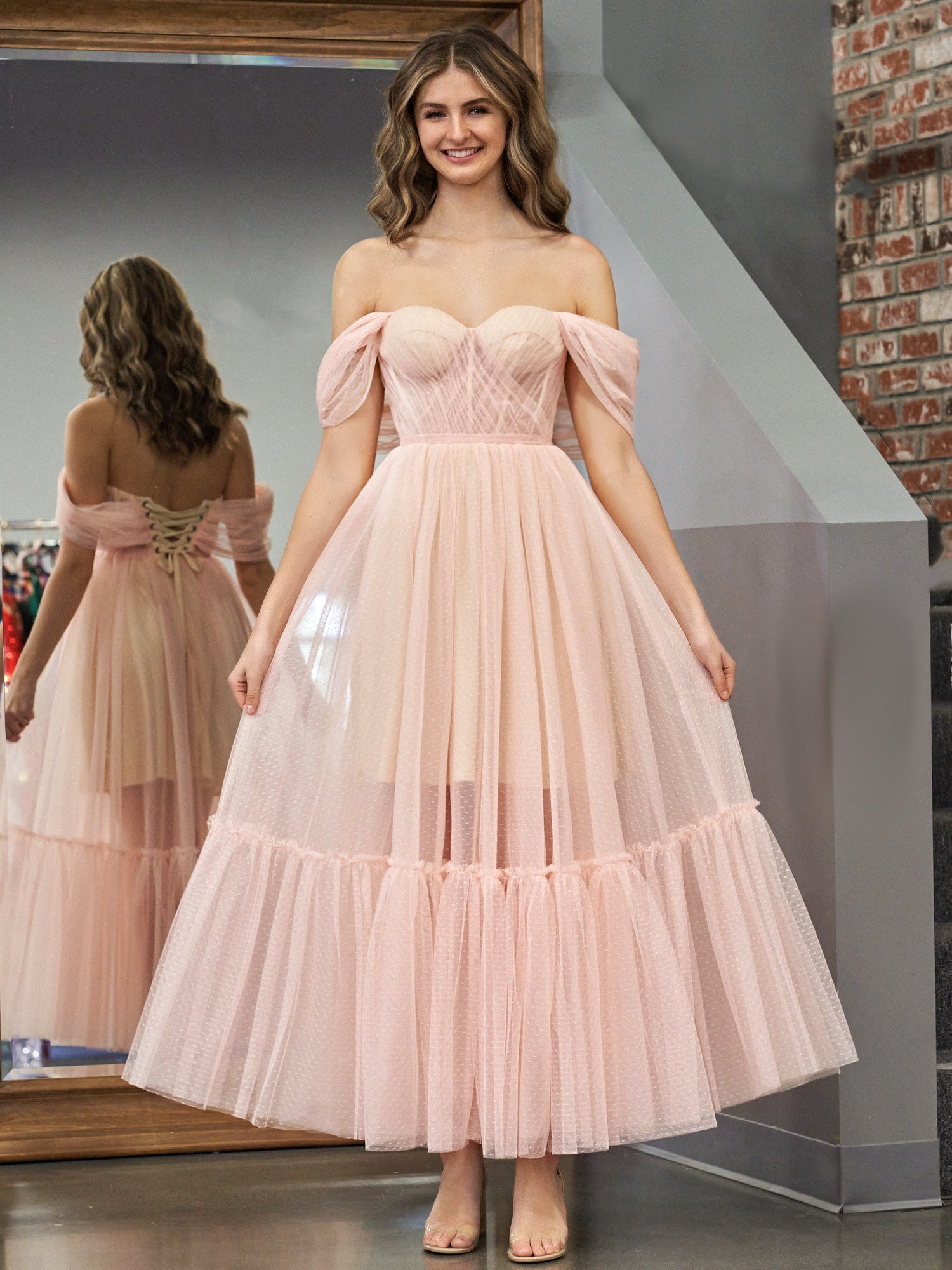 Nova | Vestido de fiesta de tul rosa con escote corazón y corte A hasta la rodilla